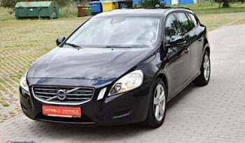 Volvo V60 D2 Momentum full