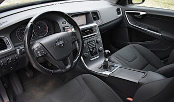 Volvo V60 D2 Momentum full