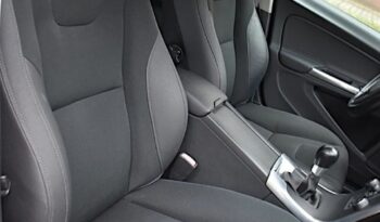 Volvo V60 D2 Momentum full