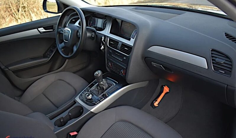 Audi A4 Avant 2.0 TDI full