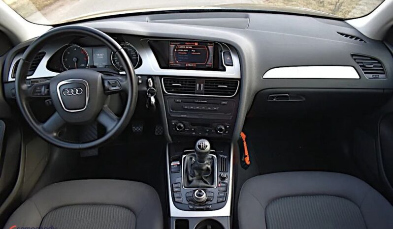 Audi A4 Avant 2.0 TDI full